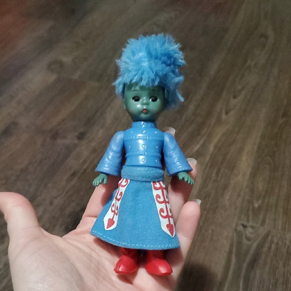 🌞  Winkie Guard Doll